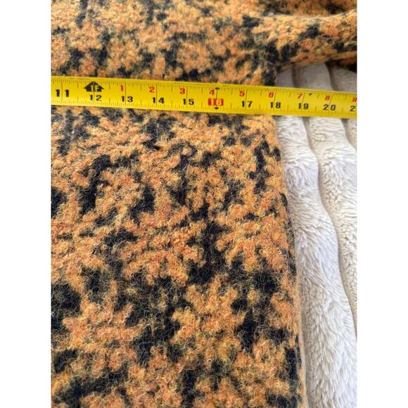 Men's Navy and Gold Patterned Sweater - Picture 9 of 13